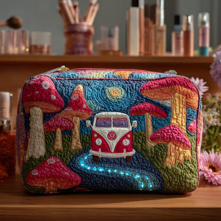 Quilted beauty case with cosmic hippie pattern NCU0PT9424