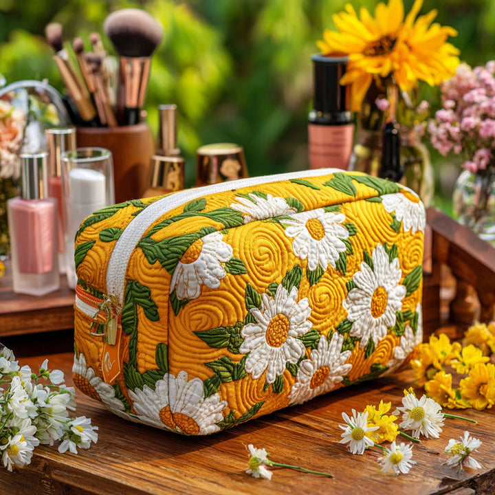 Quilted beauty case with delicate daisies NCU0PT9618