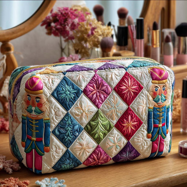 Quilted beauty case with Christmas soldier NCU0PT9503