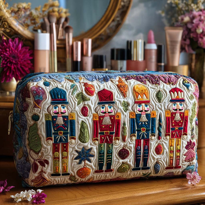 Quilted beauty case with bright nutcracker NCU0PT9507
