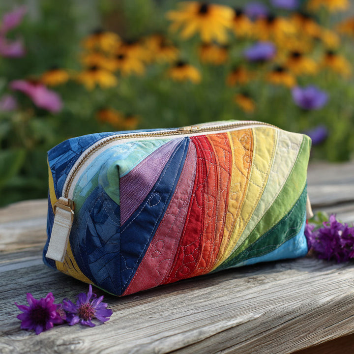 Quilted beauty case with fluid rainbow NCU0PT9294