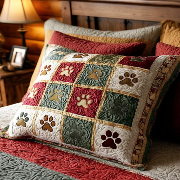 Quilted cushion cover with scarlet paws